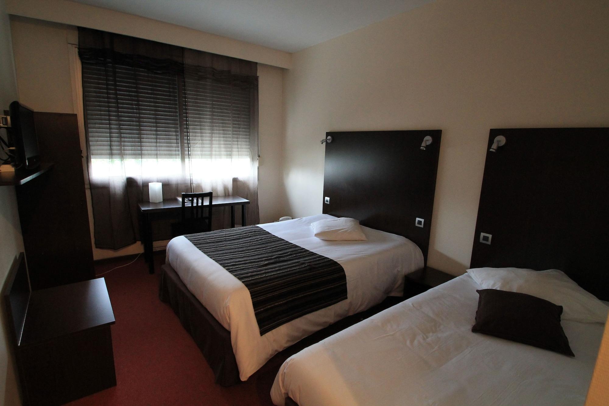 Adonis Lyon Est Hotel Artys Saint-Priest-en-Jarez エクステリア 写真