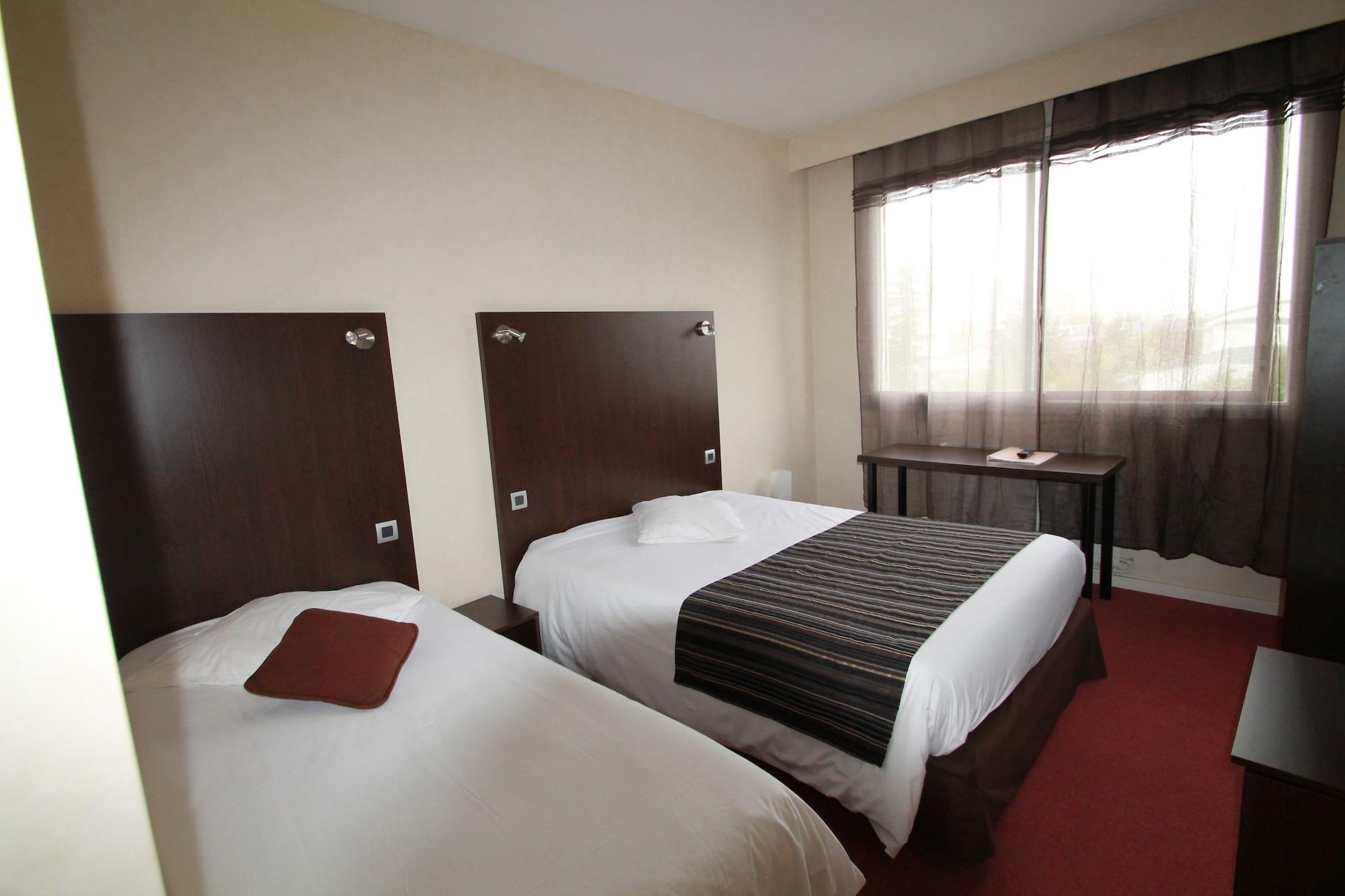 Adonis Lyon Est Hotel Artys Saint-Priest-en-Jarez エクステリア 写真