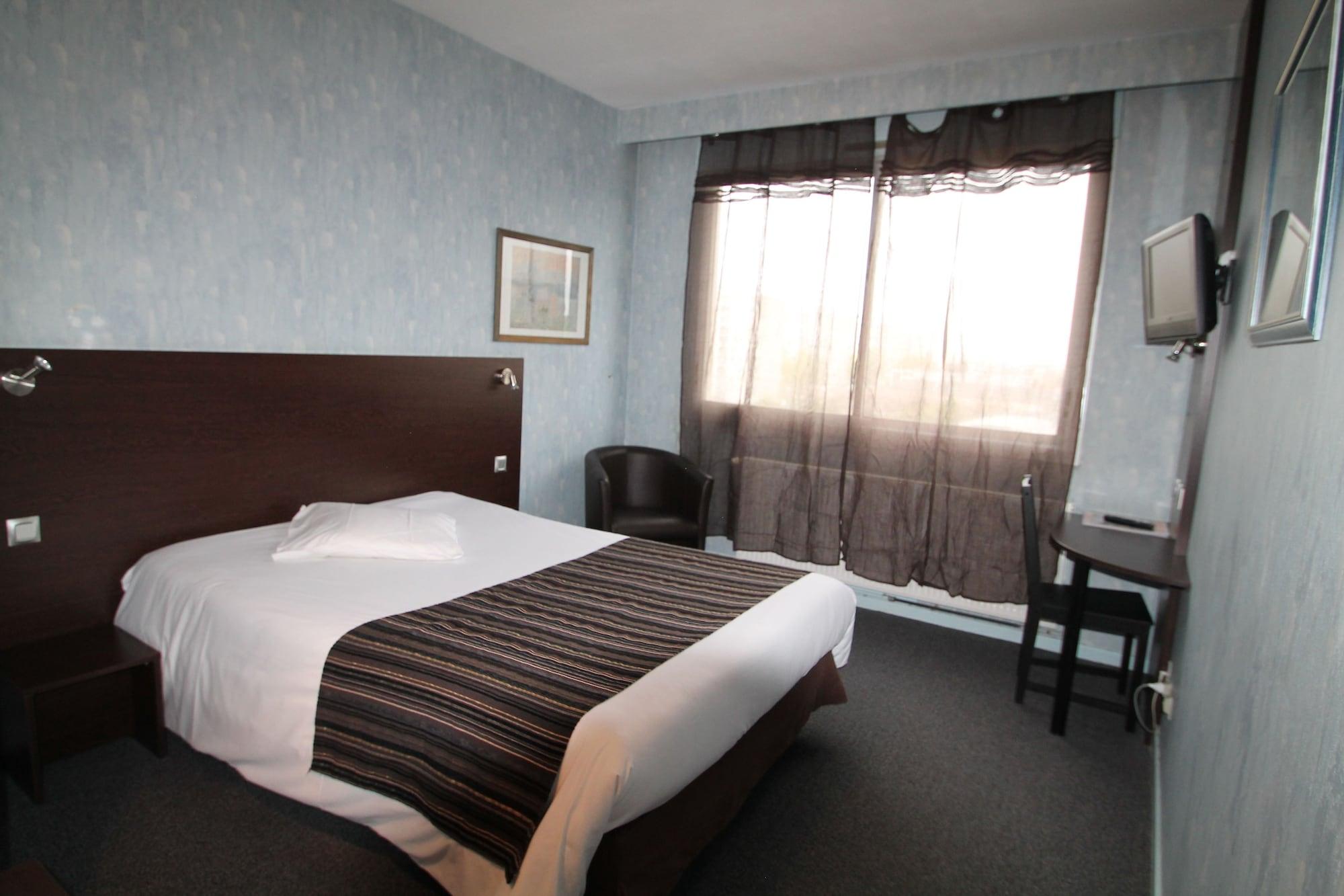 Adonis Lyon Est Hotel Artys Saint-Priest-en-Jarez エクステリア 写真