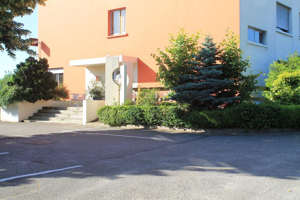 Adonis Lyon Est Hotel Artys Saint-Priest-en-Jarez エクステリア 写真