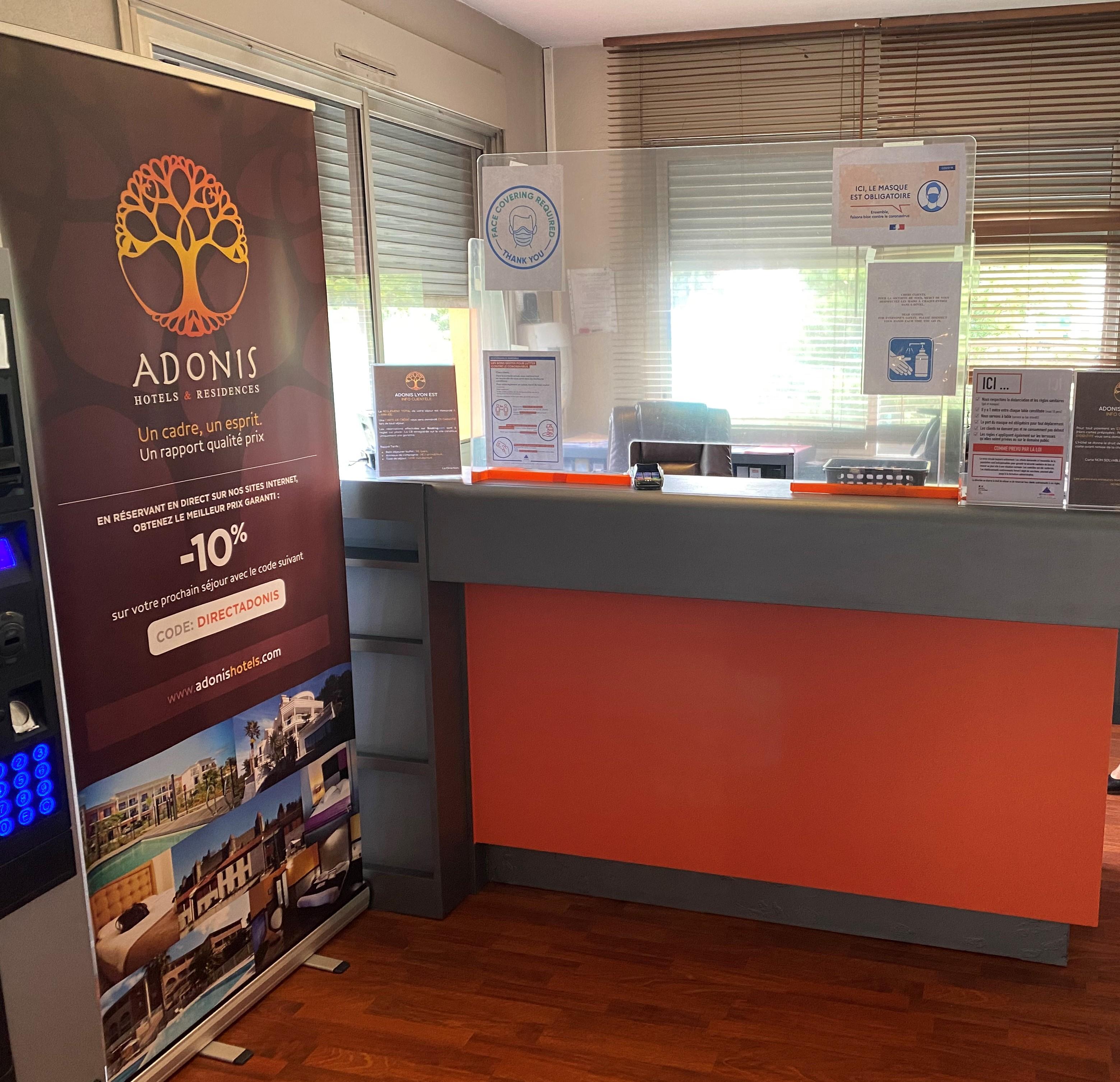 Adonis Lyon Est Hotel Artys Saint-Priest-en-Jarez エクステリア 写真